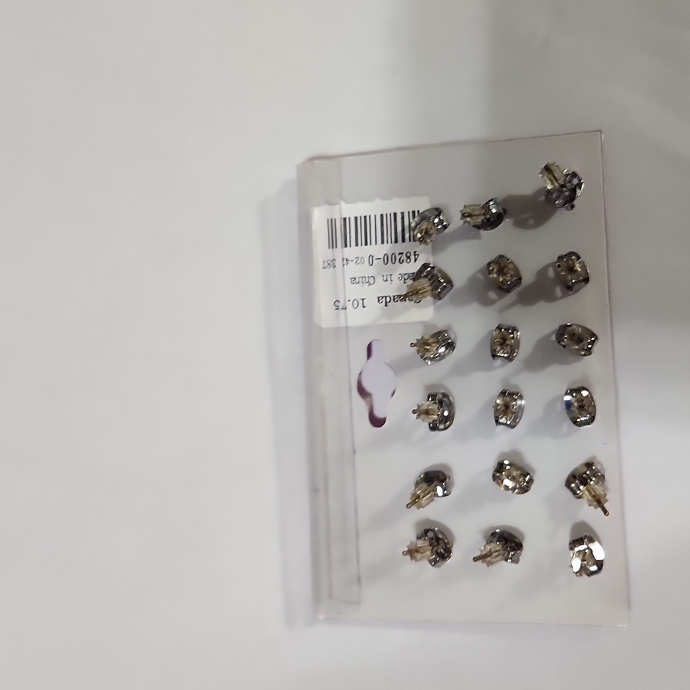 New rhinestones Claire's sensitive ears - Picture 2 of 2